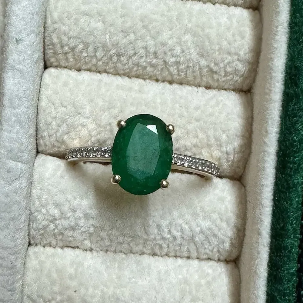 14K Yellow Gold 1.27ct Oval Emerald & 0.12 ct Diamond Cocktail Ring Size: 7 New